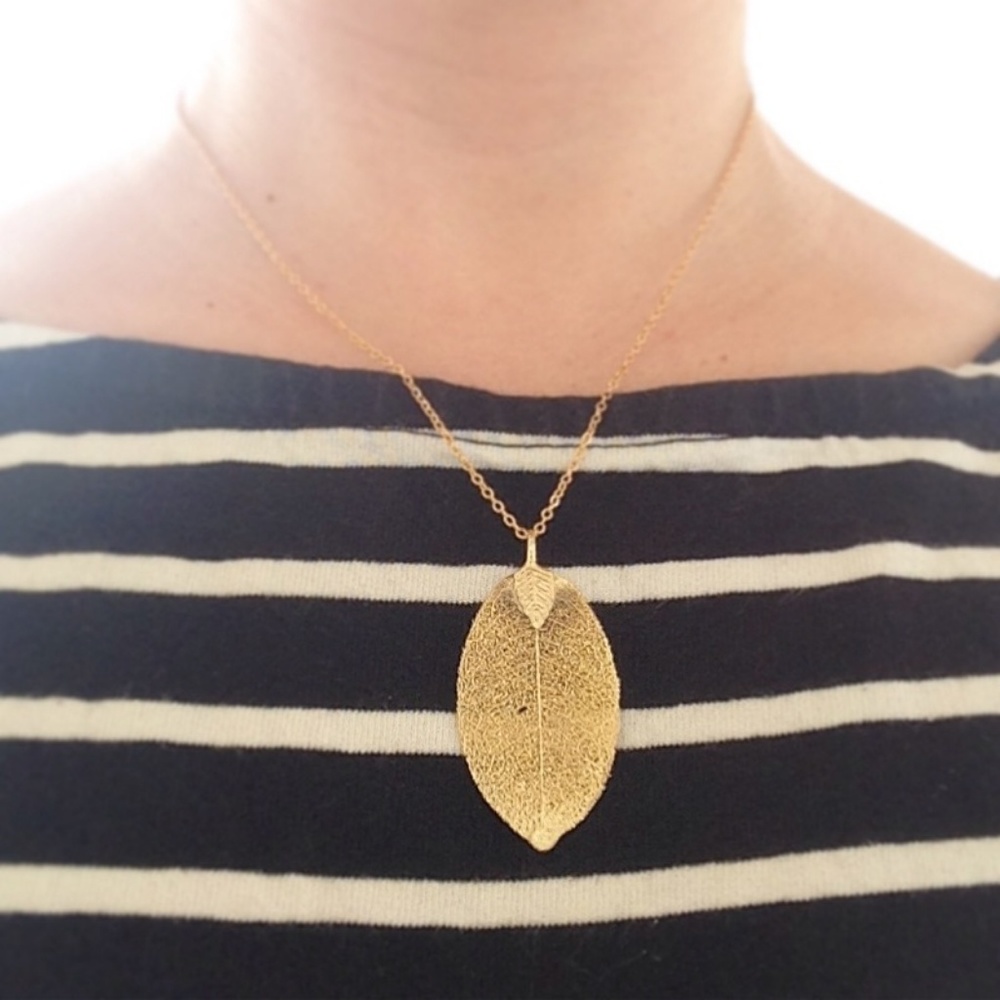 Necklace Leaf Gold